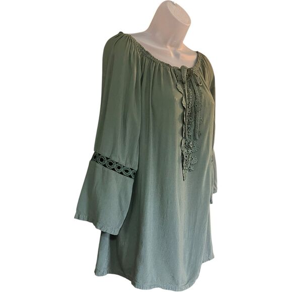 Elegant Green Women's Blouse - Picture 4 of 16